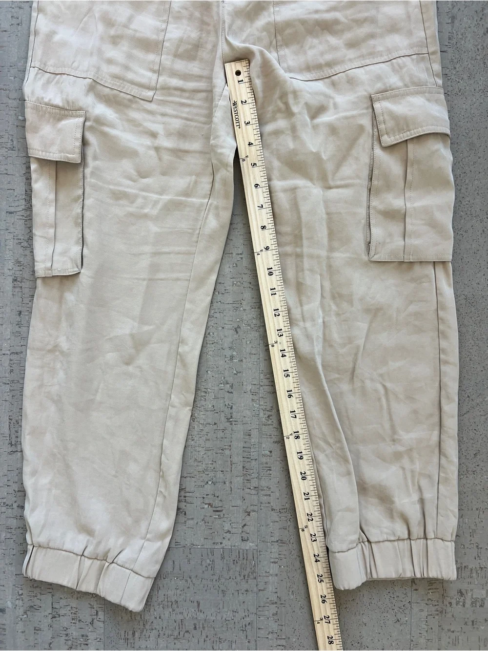 Sanctuary Cargo Jogger Pants Women’s Size 30 Cream Utility Elastic Waist Ankle